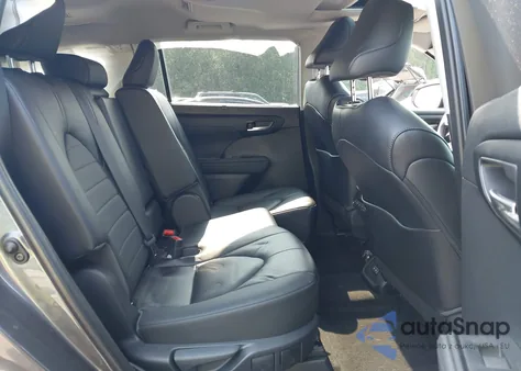 2023 Toyota Highlander Xle z USA, uszkodzony, nr VIN 5TDKDRAH4PS028364